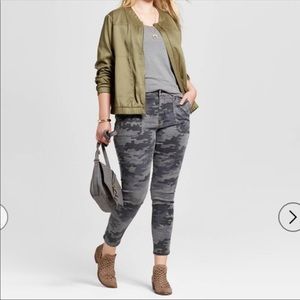 AVA & VIV Super Stretch Jegging Camo Jeans 22W